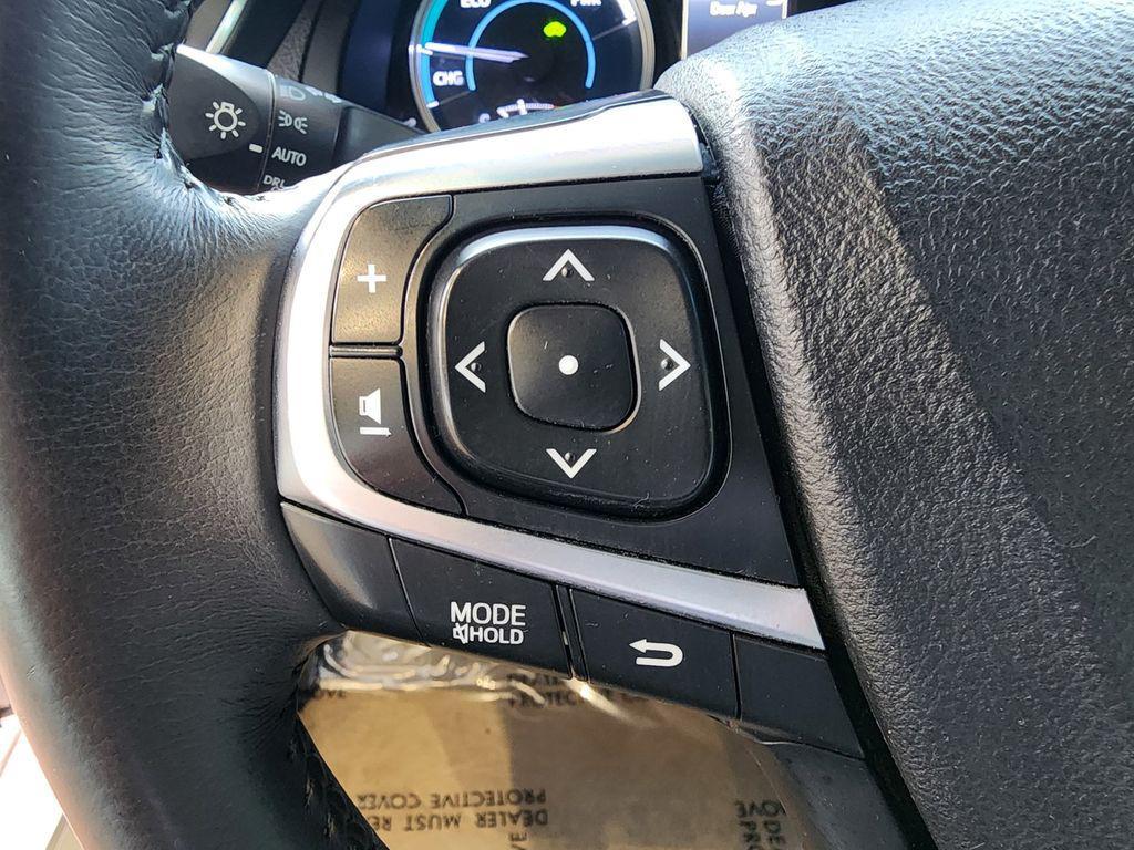 used 2017 Toyota Camry Hybrid car, priced at $17,995