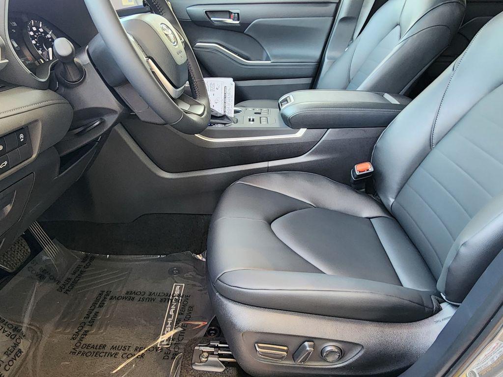new 2026 Toyota Highlander car, priced at $50,952