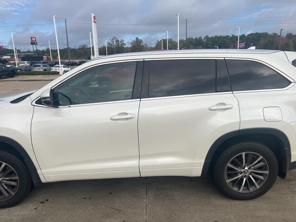 used 2018 Toyota Highlander car, priced at $23,133