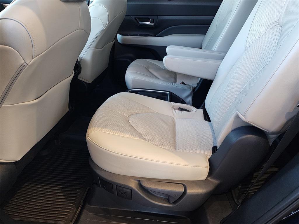 used 2025 Toyota Grand Highlander car, priced at $50,982