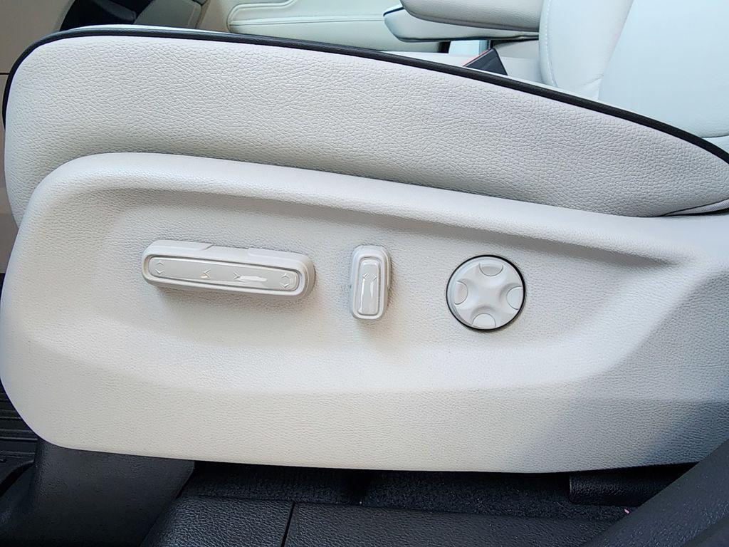 used 2026 Honda Odyssey car, priced at $45,975