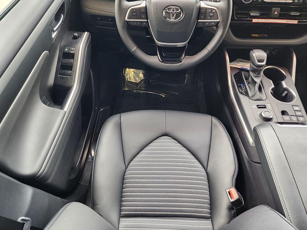 new 2026 Toyota Highlander car, priced at $54,161