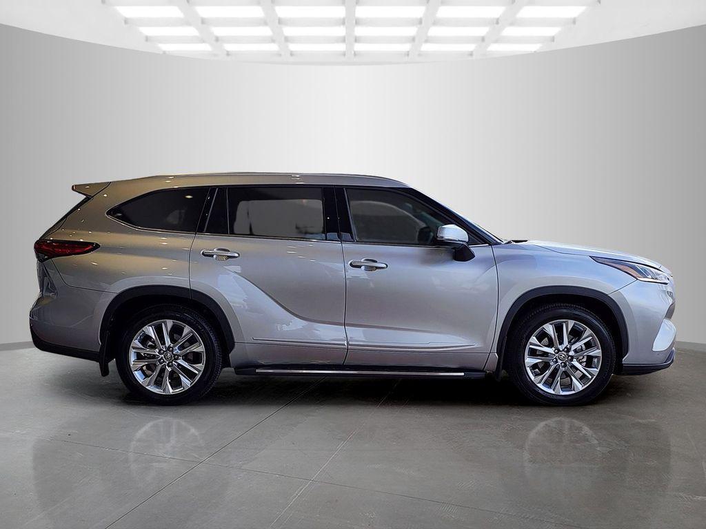 used 2022 Toyota Highlander car, priced at $33,995