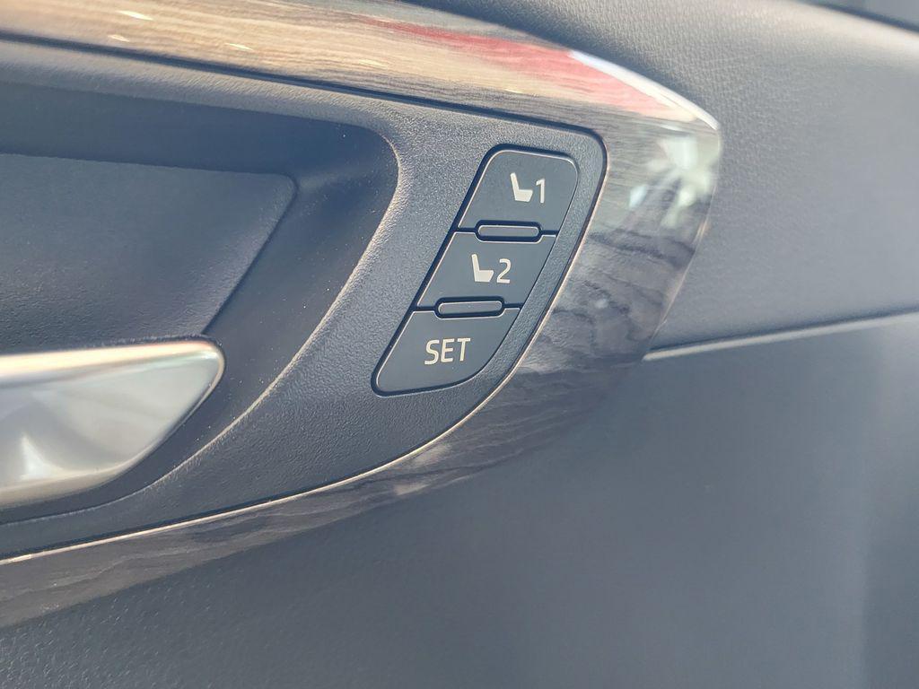 used 2022 Toyota Highlander car, priced at $33,995