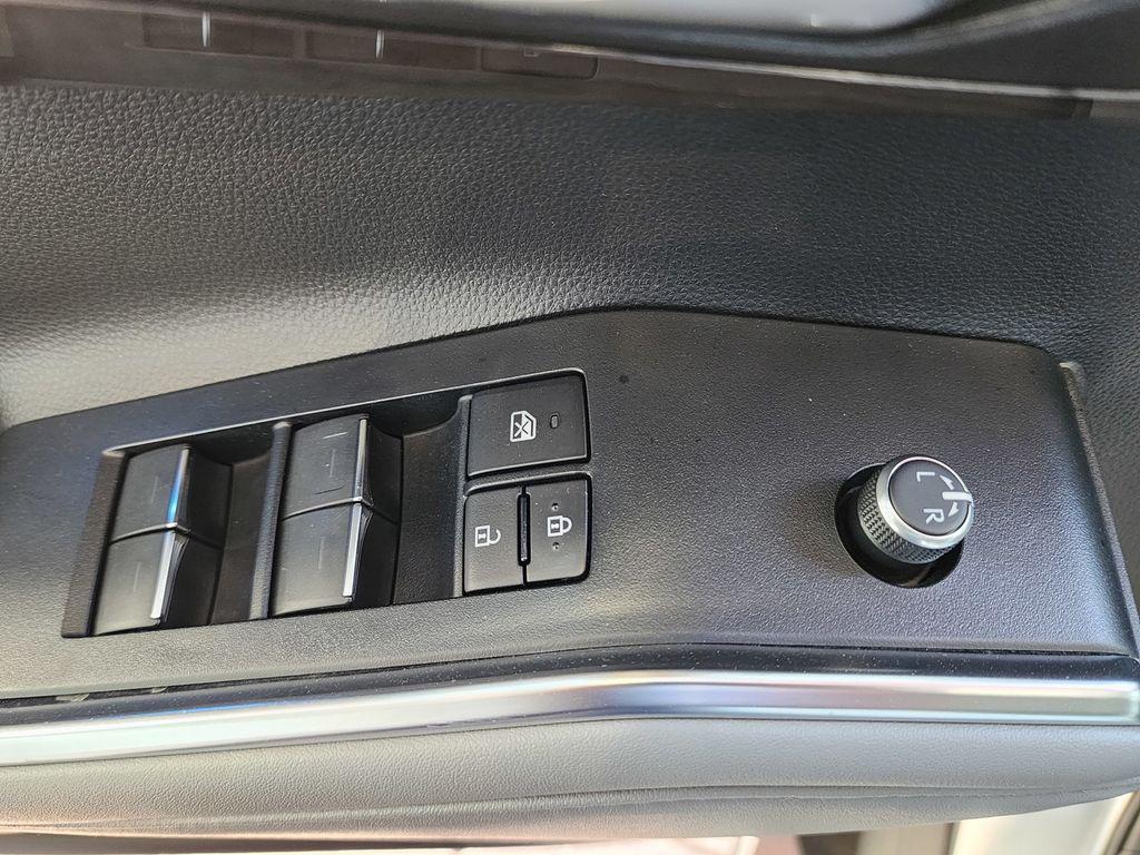 used 2022 Toyota Highlander car, priced at $33,995