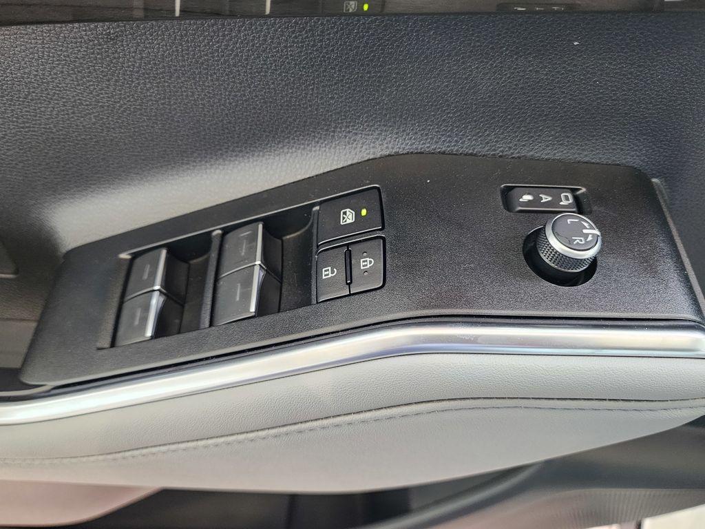 new 2026 Toyota Highlander Hybrid car, priced at $58,929