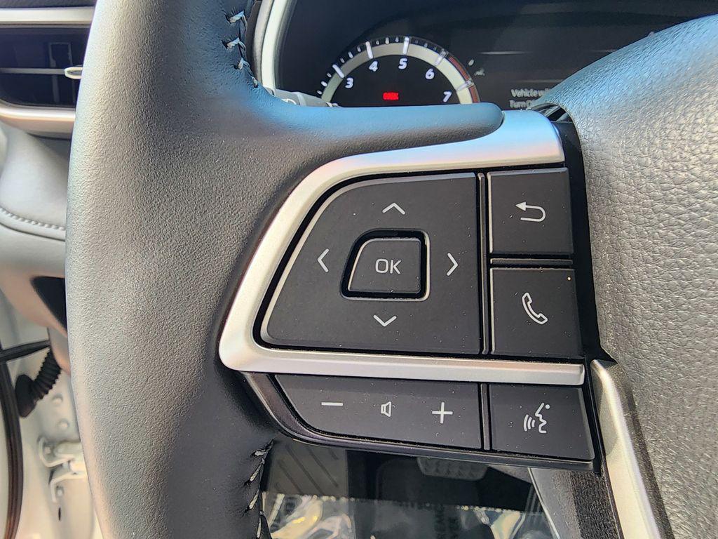 used 2025 Toyota Highlander car, priced at $43,997