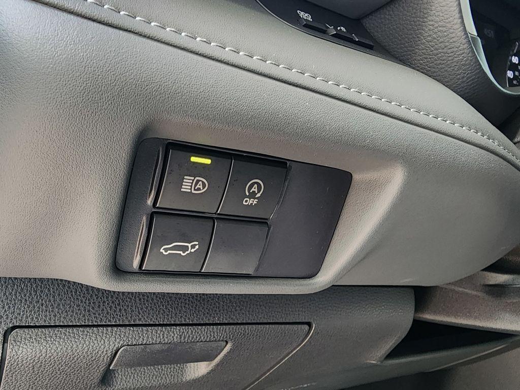 used 2025 Toyota Highlander car, priced at $43,997