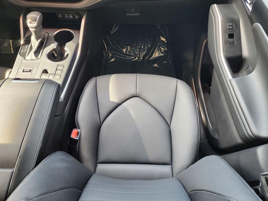 used 2025 Toyota Highlander car, priced at $43,997