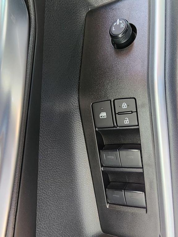 used 2025 Toyota Highlander car, priced at $43,997