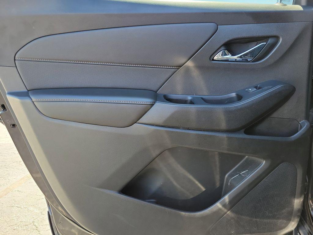 used 2020 Chevrolet Traverse car, priced at $21,999