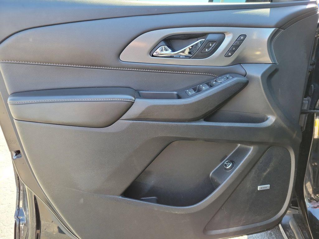 used 2020 Chevrolet Traverse car, priced at $21,999