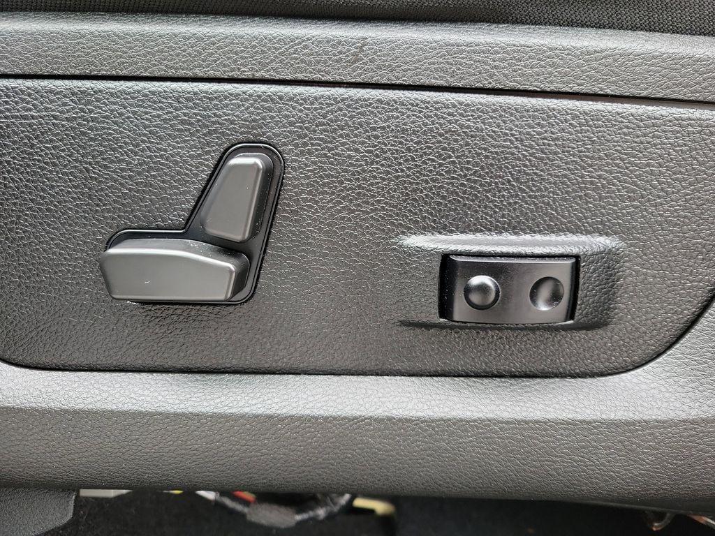 used 2021 Ram 1500 Classic car, priced at $27,969
