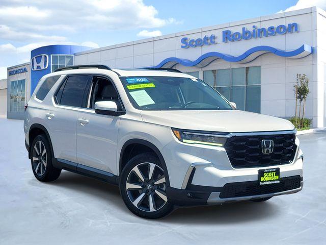 used 2025 Honda Pilot car, priced at $40,661