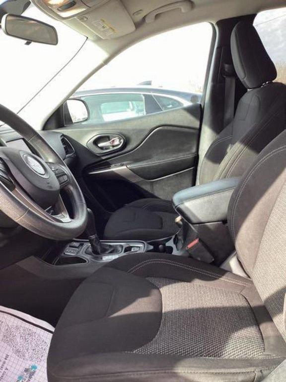 used 2020 Jeep Cherokee car, priced at $14,237