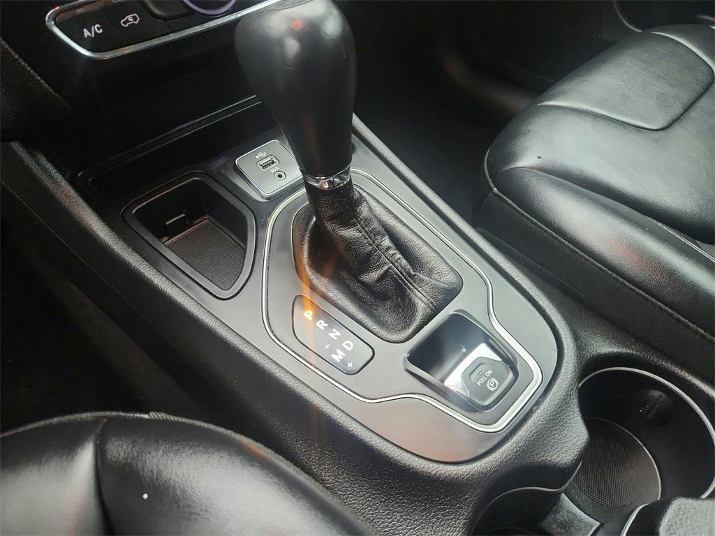 used 2019 Jeep Cherokee car, priced at $13,789