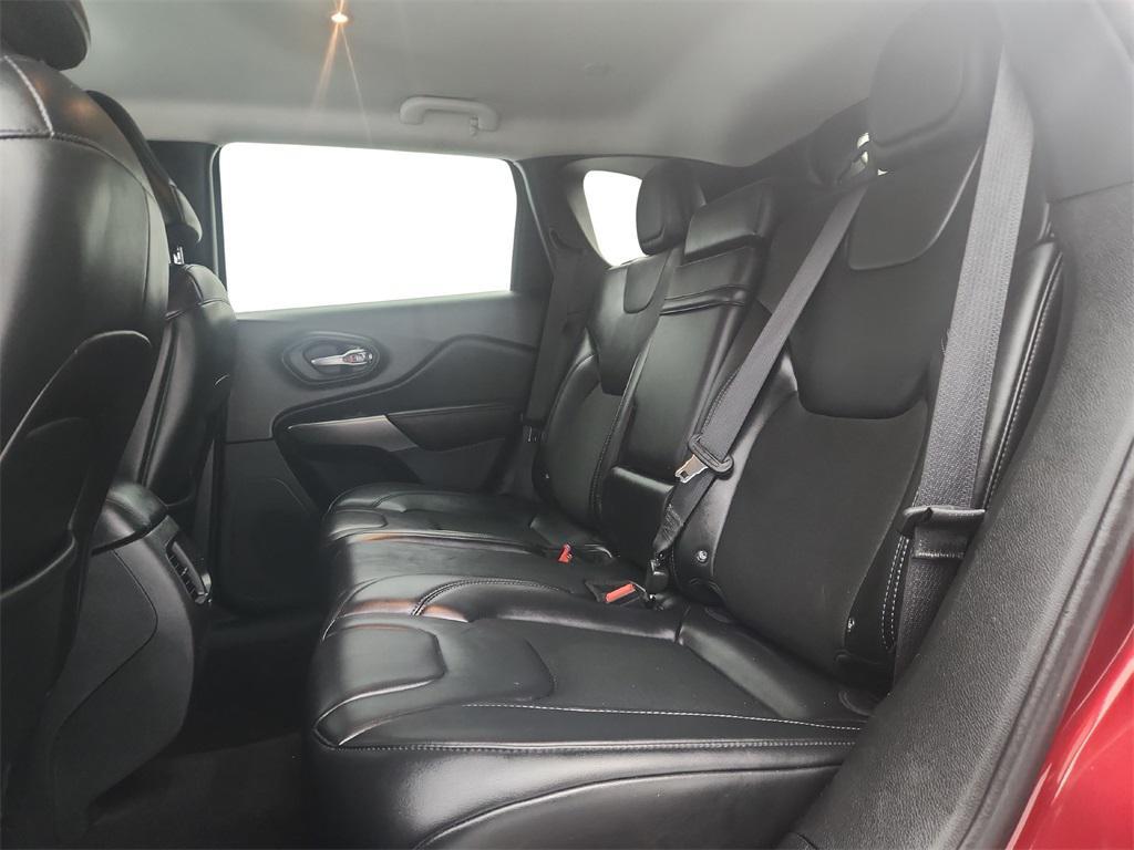 used 2019 Jeep Cherokee car, priced at $13,789