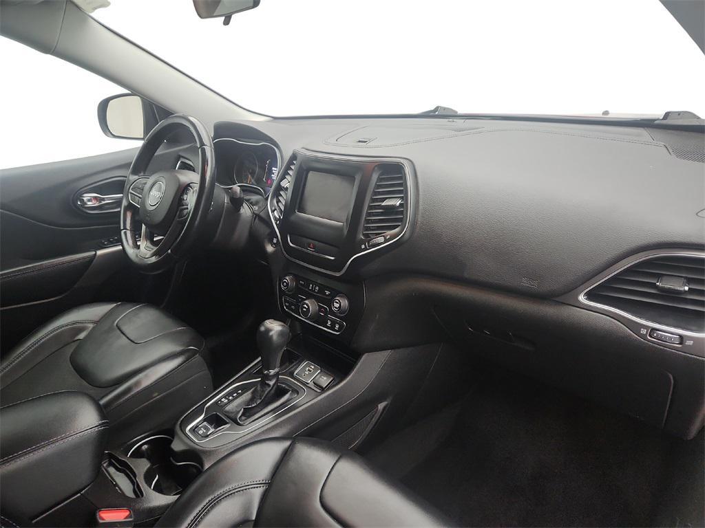 used 2019 Jeep Cherokee car, priced at $13,789