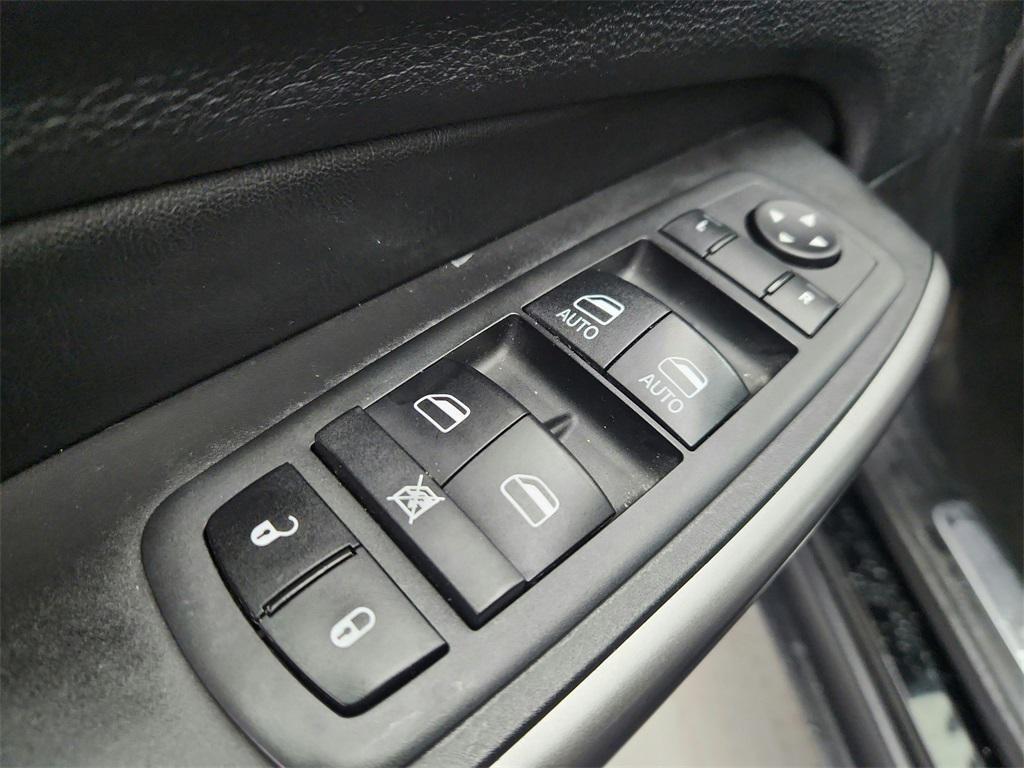 used 2020 Jeep Cherokee car, priced at $16,499