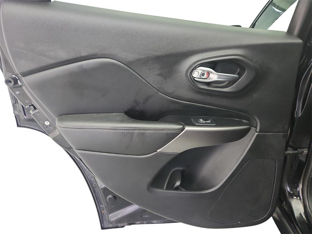 used 2020 Jeep Cherokee car, priced at $16,499