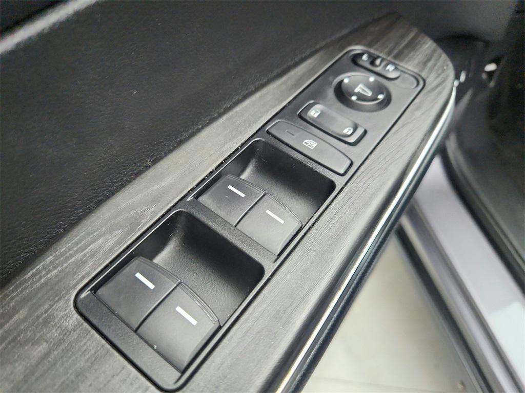 used 2018 Honda Clarity Plug-In Hybrid car, priced at $15,750