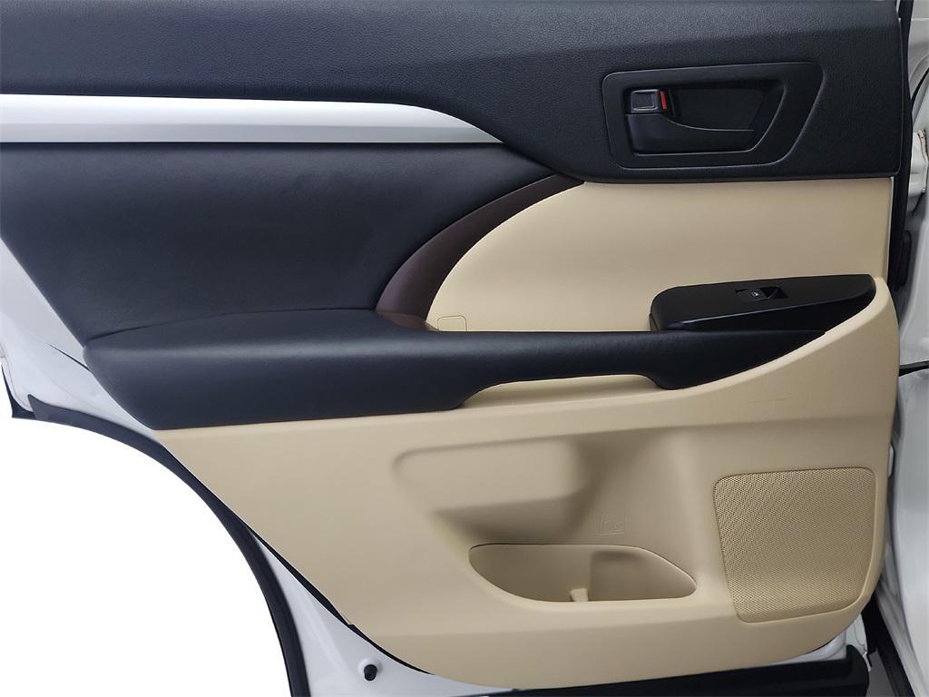 used 2014 Toyota Highlander car, priced at $13,888