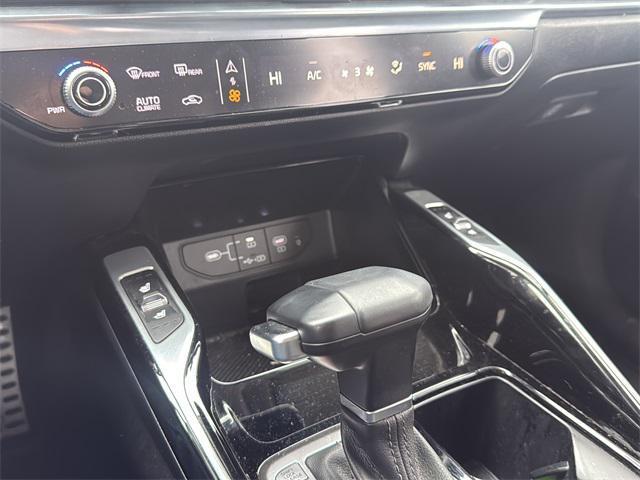 used 2024 Kia Sorento car, priced at $32,878