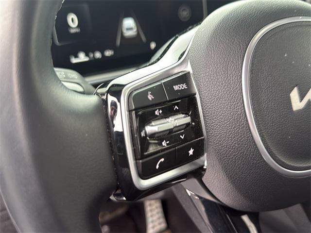 used 2024 Kia Sorento car, priced at $32,878