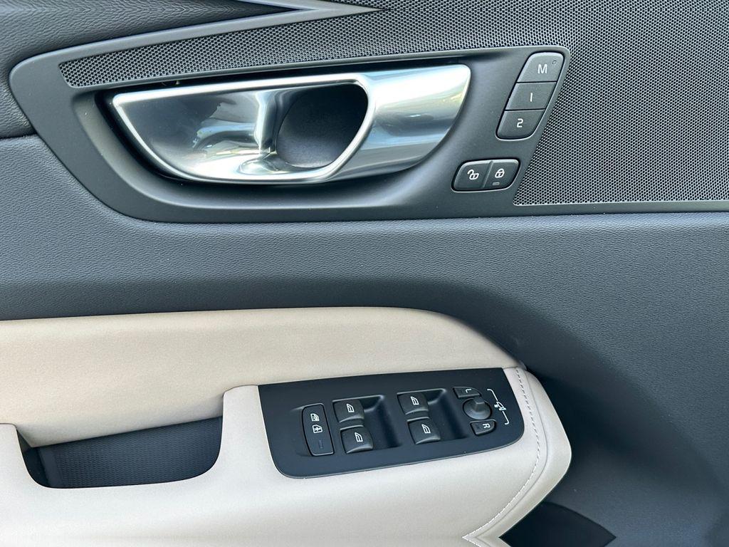 new 2026 Volvo XC60 Plug-In Hybrid car, priced at $60,695