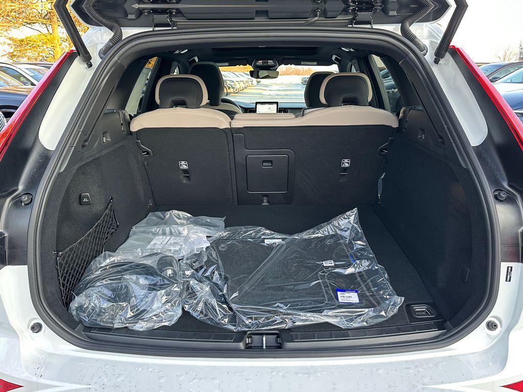 new 2026 Volvo XC60 Plug-In Hybrid car, priced at $60,695