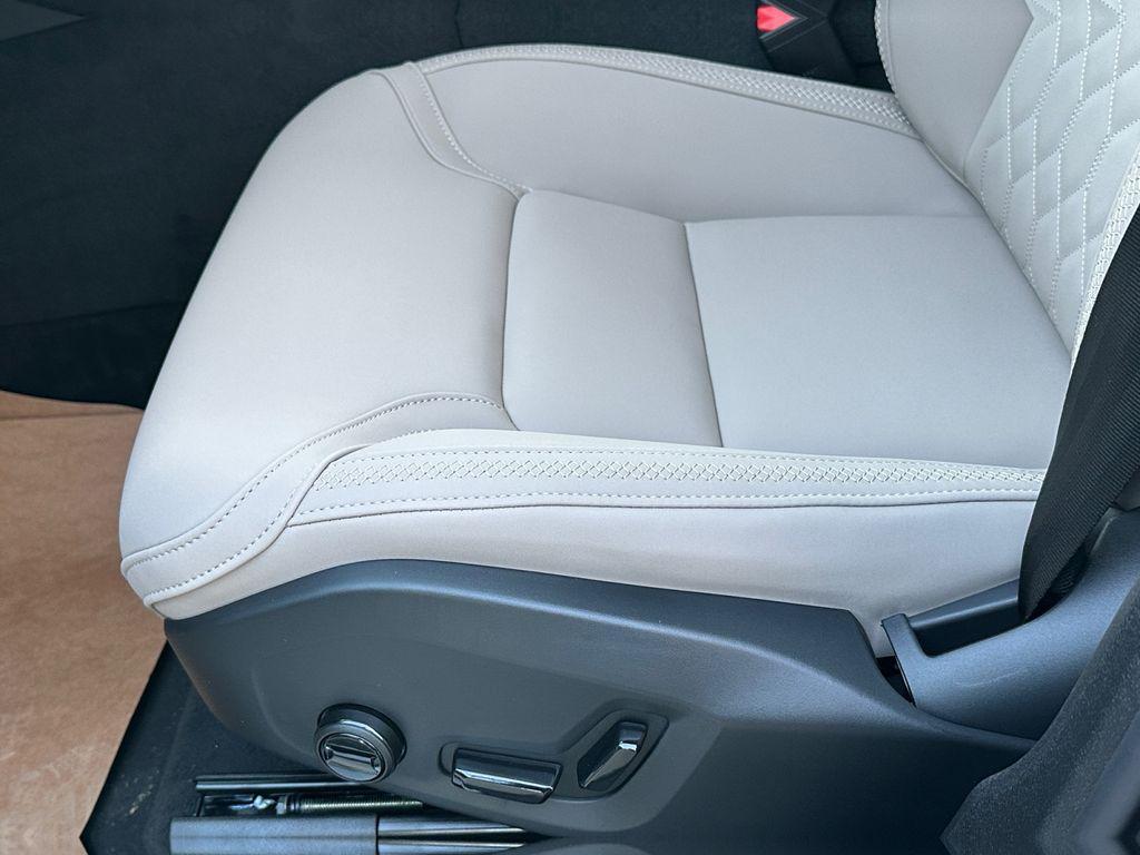 new 2026 Volvo XC60 Plug-In Hybrid car, priced at $60,695