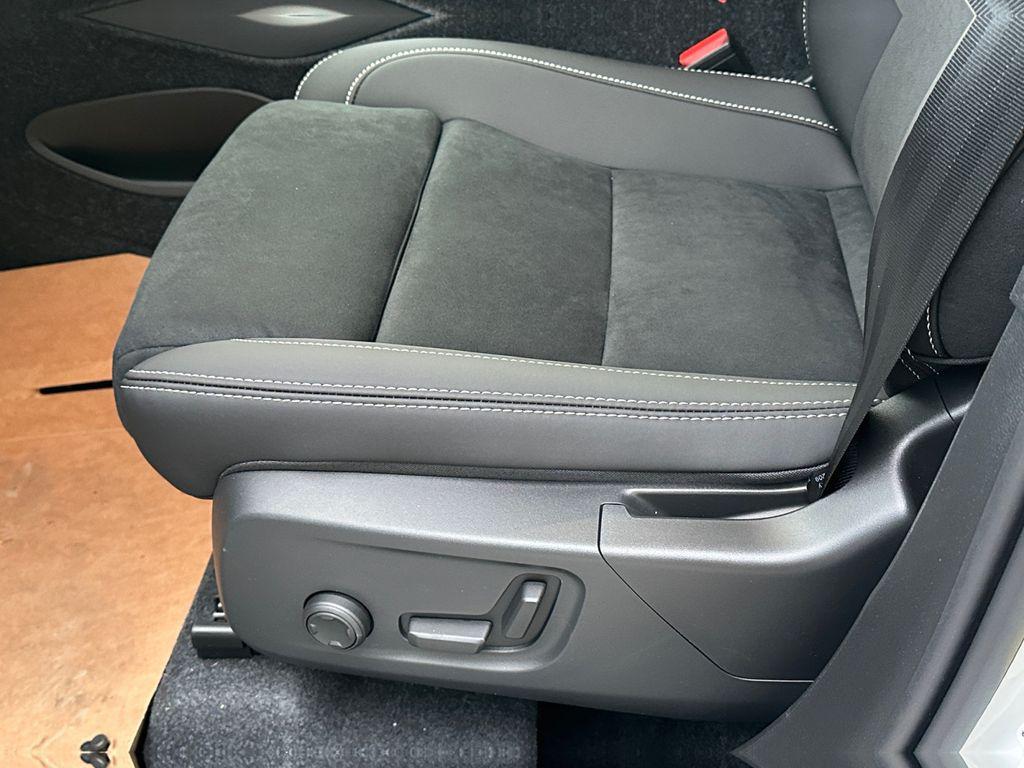 new 2026 Volvo XC40 car, priced at $54,723