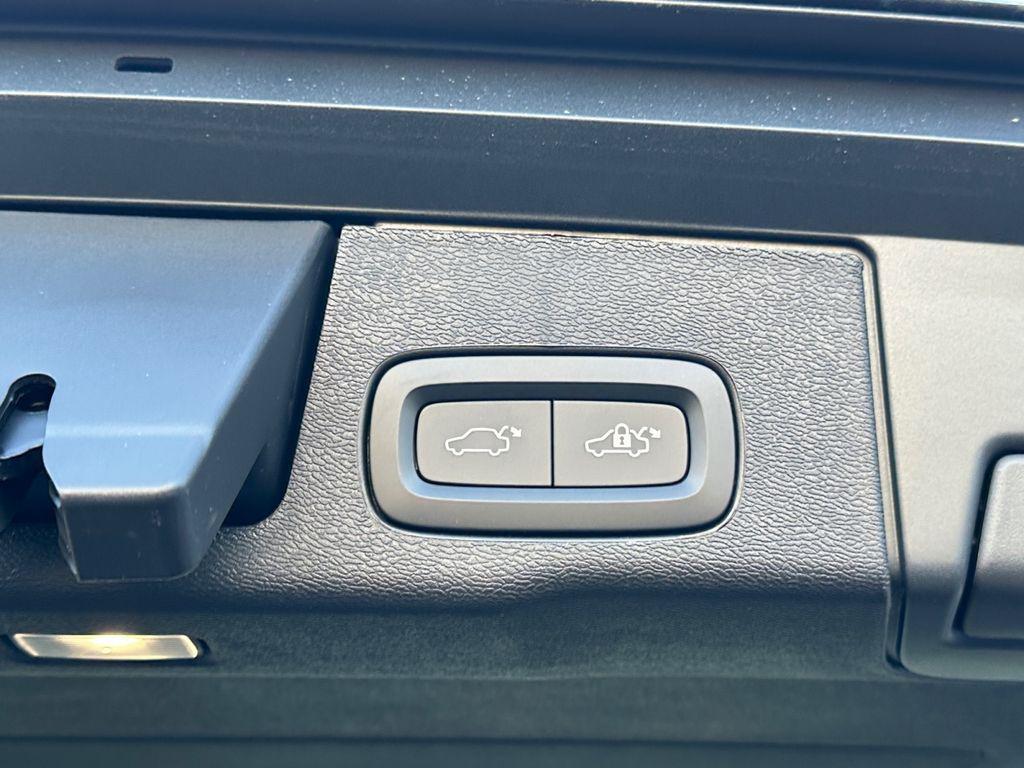 new 2026 Volvo XC60 Plug-In Hybrid car, priced at $74,673