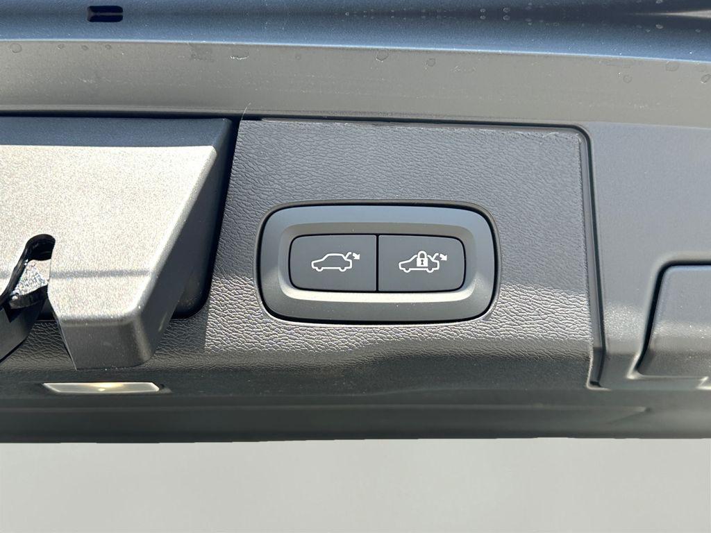 new 2026 Volvo XC60 car, priced at $55,445