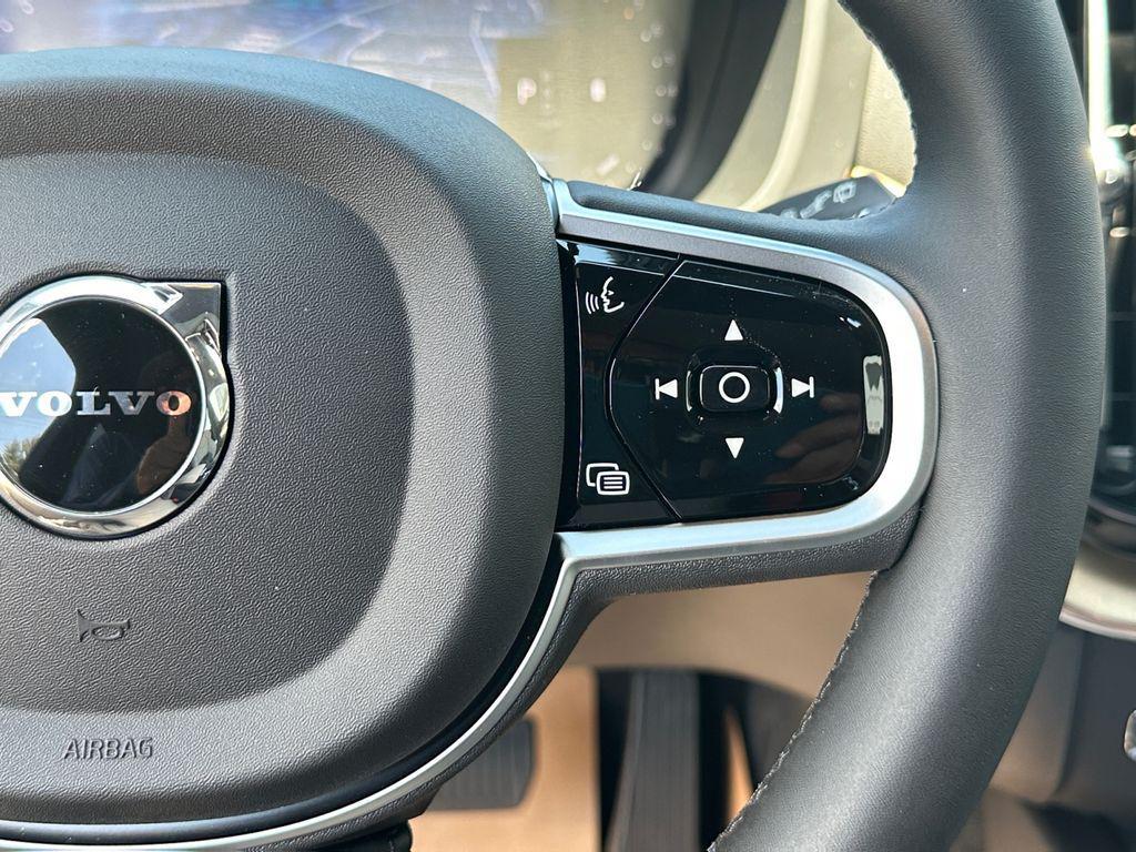 new 2026 Volvo XC60 car, priced at $57,423