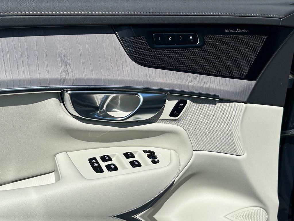 new 2026 Volvo XC90 Plug-In Hybrid car, priced at $85,773