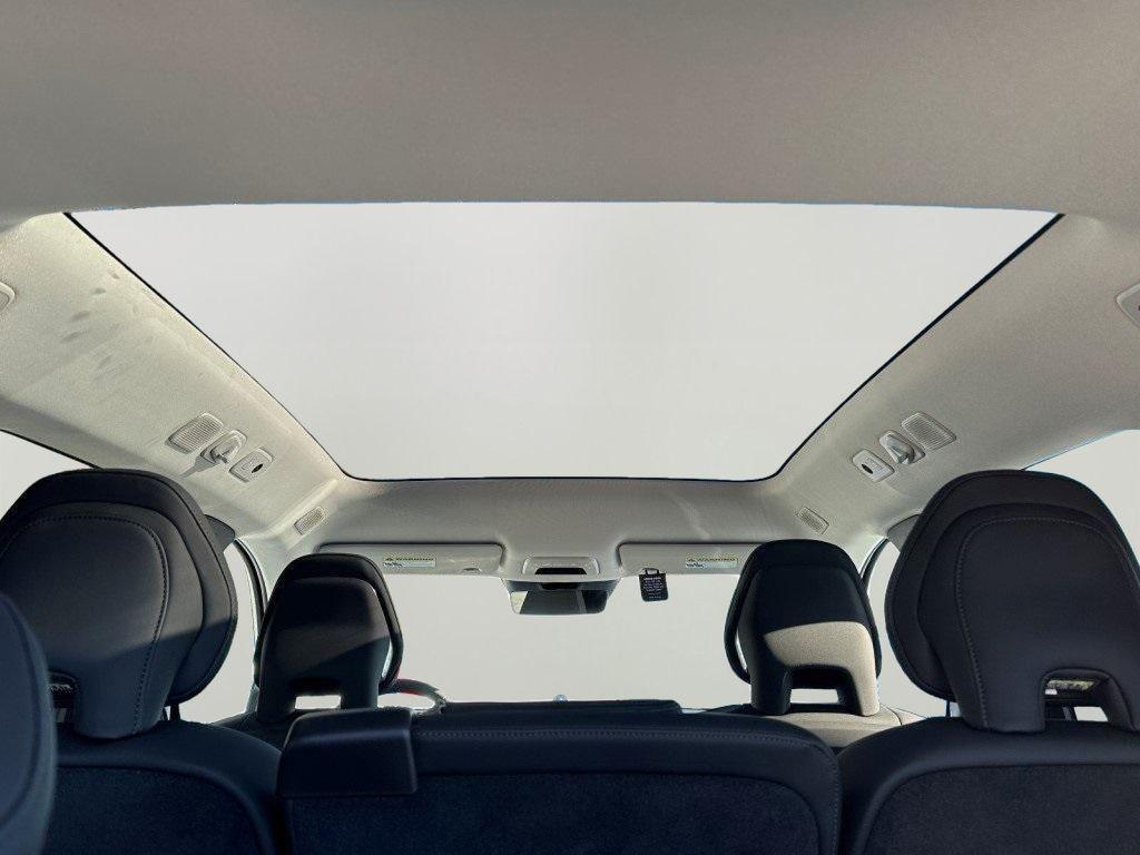 new 2025 Volvo EX90 car, priced at $93,840