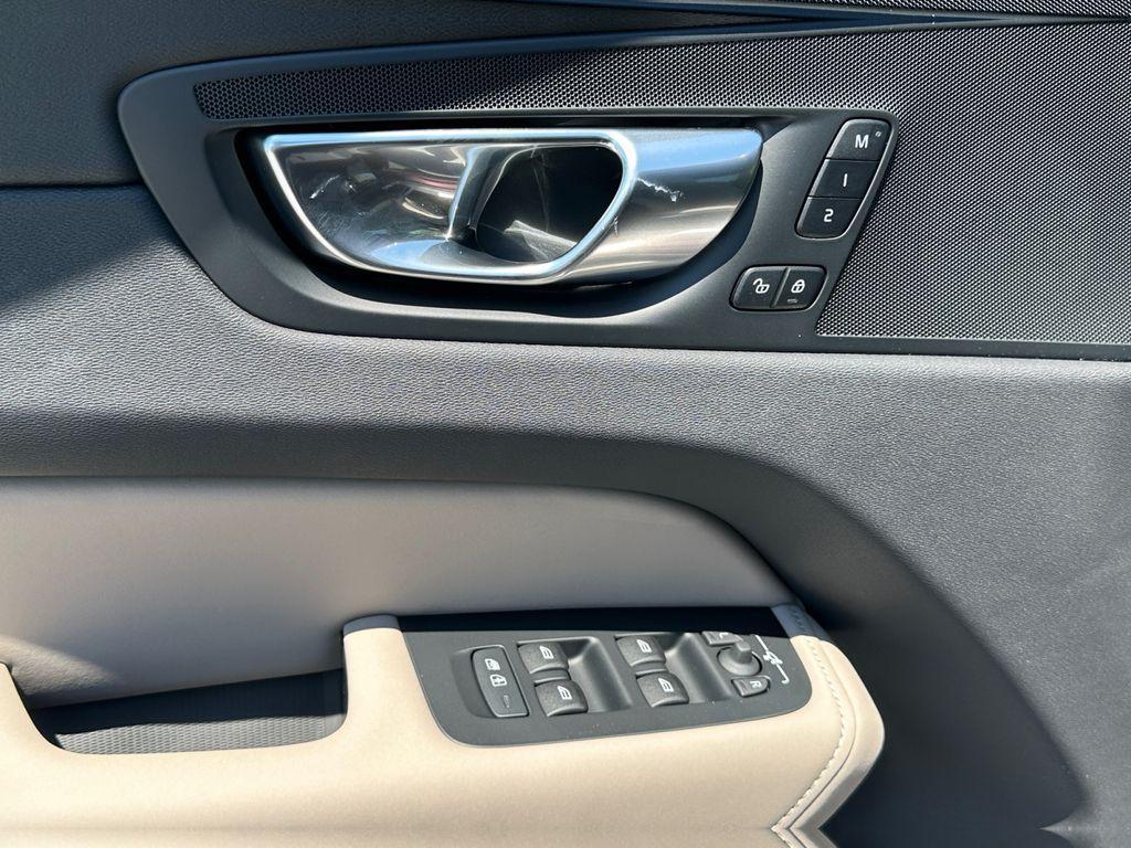 new 2026 Volvo XC60 Plug-In Hybrid car, priced at $68,913