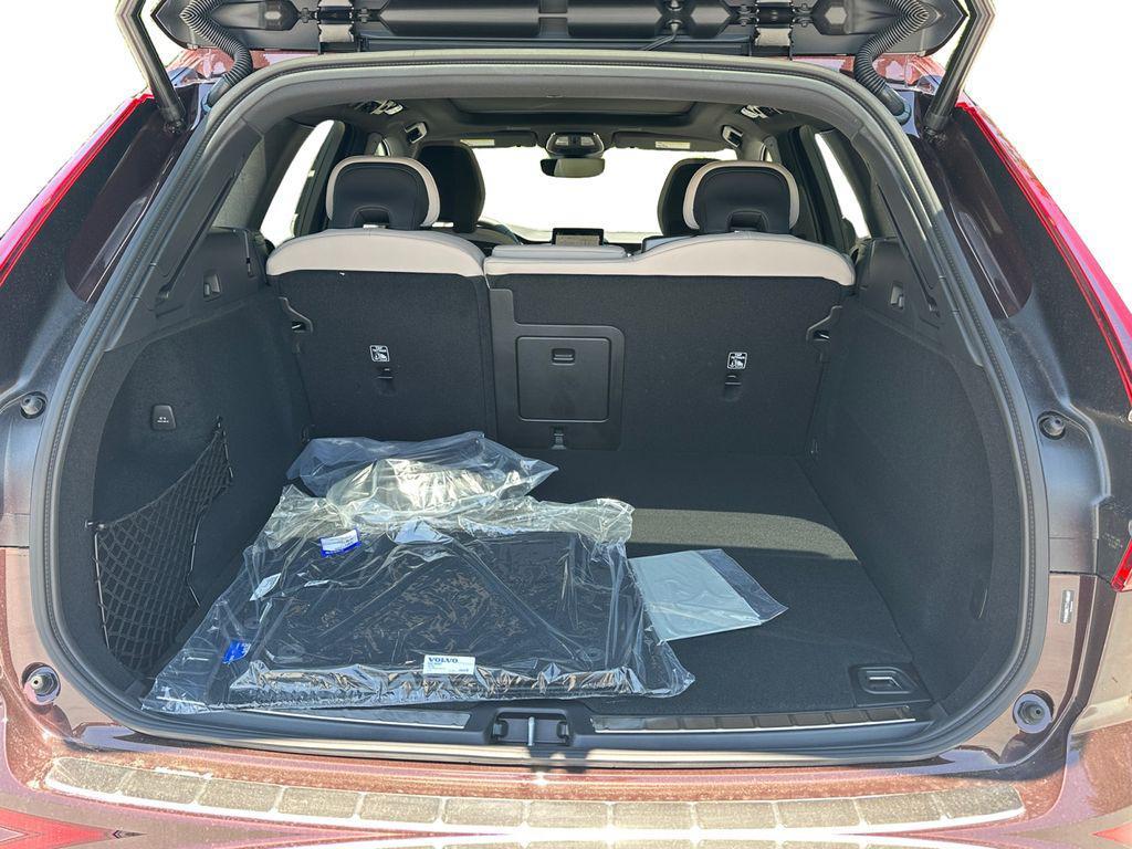 new 2026 Volvo XC60 Plug-In Hybrid car, priced at $68,913
