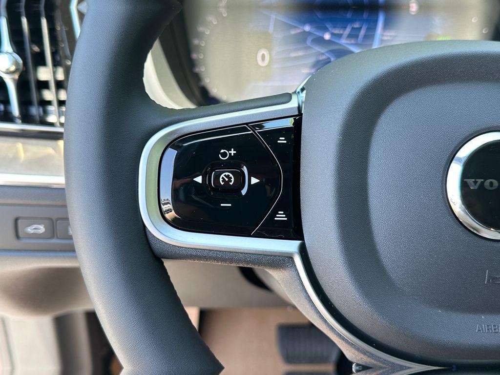 new 2026 Volvo XC60 Plug-In Hybrid car, priced at $68,913