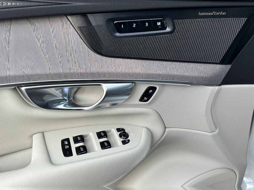 new 2026 Volvo XC90 car, priced at $71,645