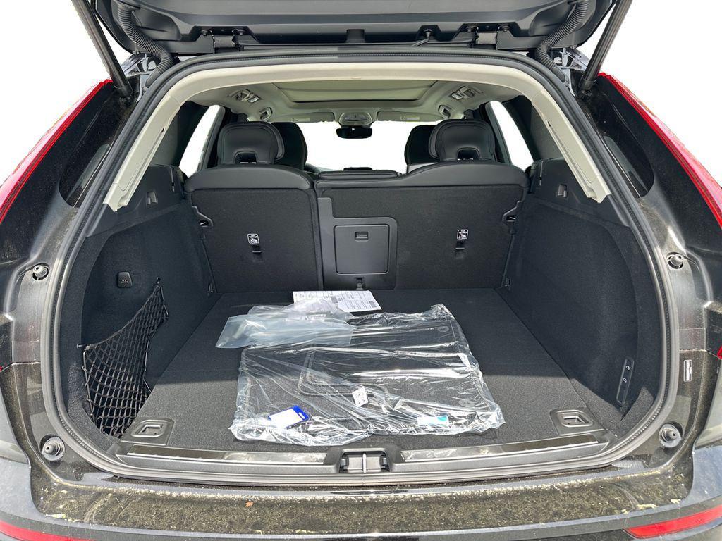 new 2026 Volvo XC60 Plug-In Hybrid car, priced at $77,273