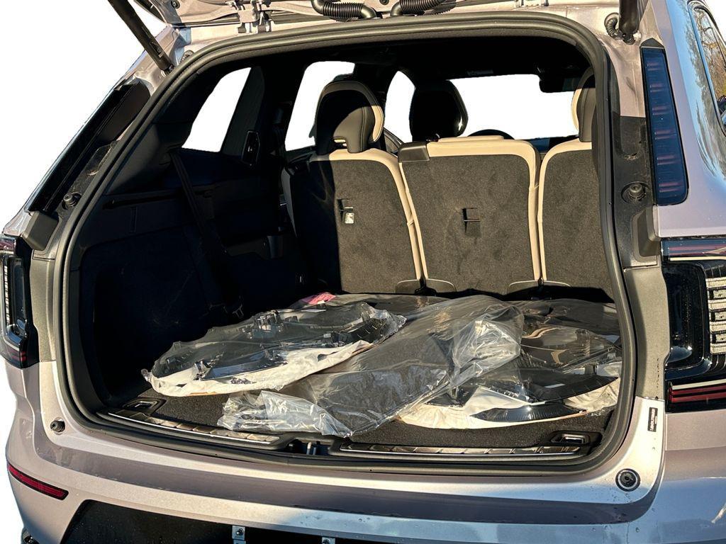 new 2026 Volvo EX90 car, priced at $92,740