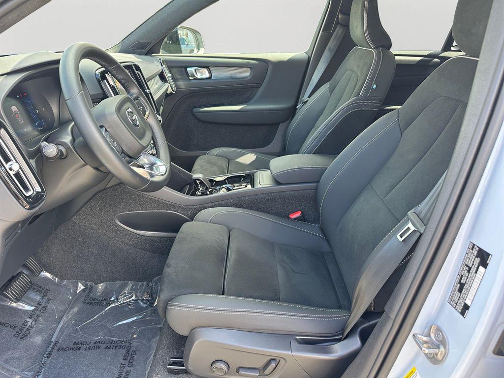 used 2025 Volvo XC40 car, priced at $31,987
