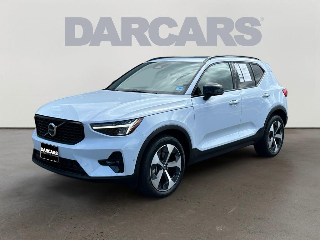 used 2025 Volvo XC40 car, priced at $31,987