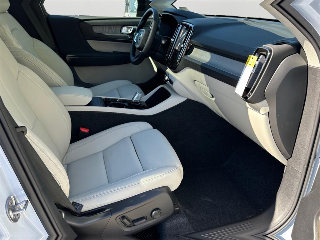 new 2026 Volvo XC40 car, priced at $50,095
