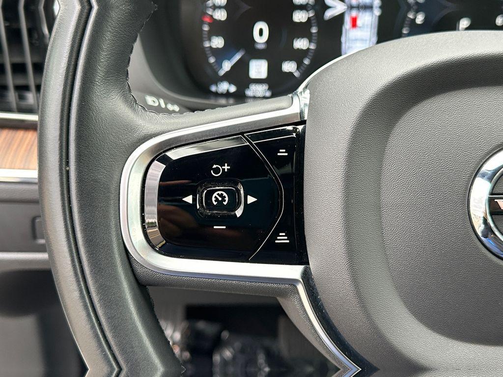 used 2021 Volvo XC60 car, priced at $26,489