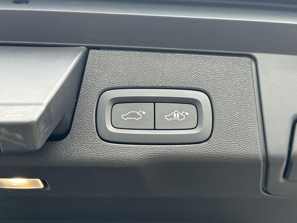 used 2021 Volvo XC60 car, priced at $26,489
