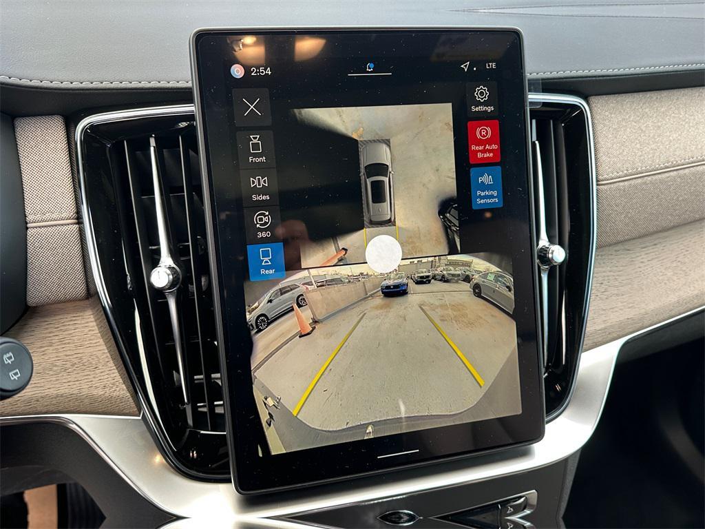 new 2026 Volvo XC90 car, priced at $71,145