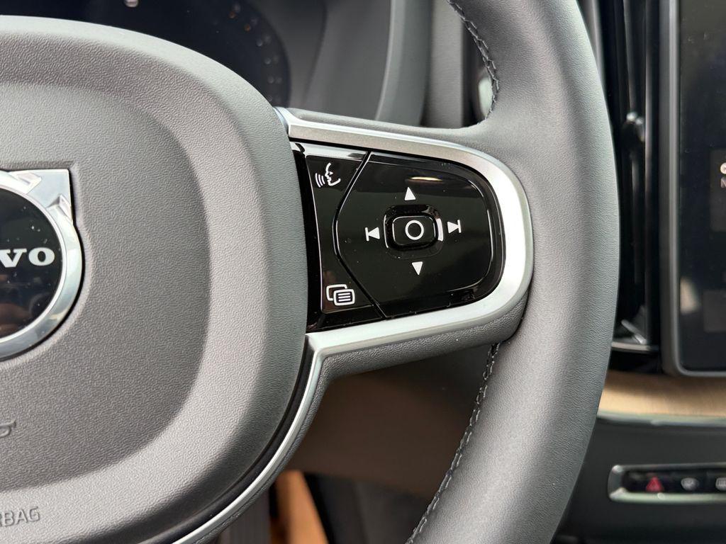 new 2026 Volvo XC60 car, priced at $59,023